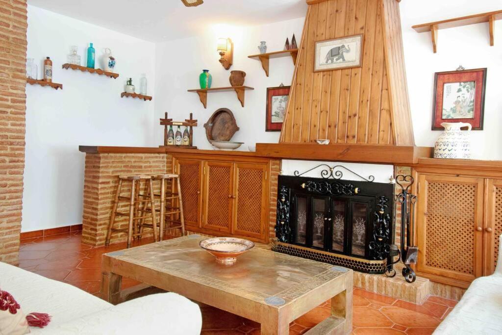 Duplex Tematico Andaluz Con Agradable Terraza - El Mirador De Benahavis 2 Apartment Luaran gambar