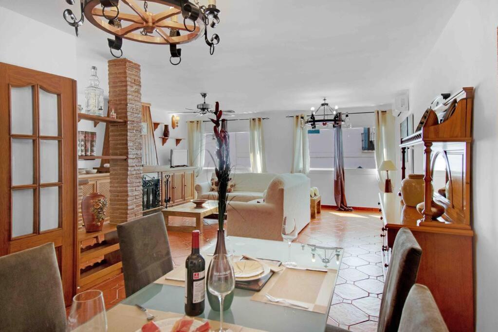 Duplex Tematico Andaluz Con Agradable Terraza - El Mirador De Benahavis 2 Apartment Luaran gambar